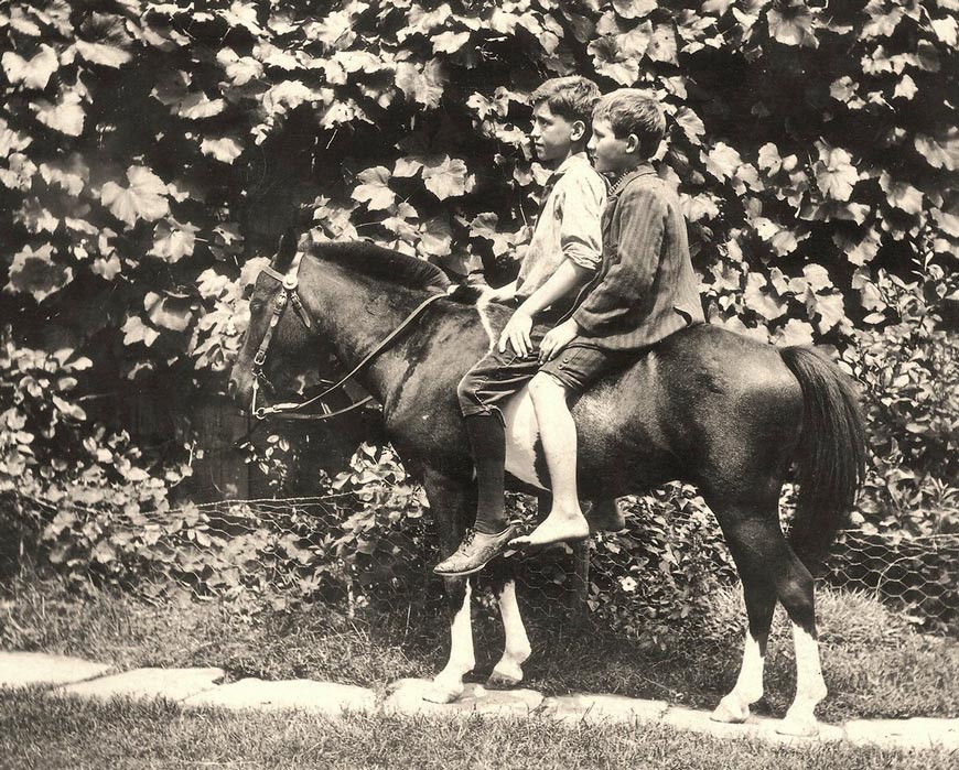 [Two boys on a pony / Два мальчика на пони], 1900-1930s